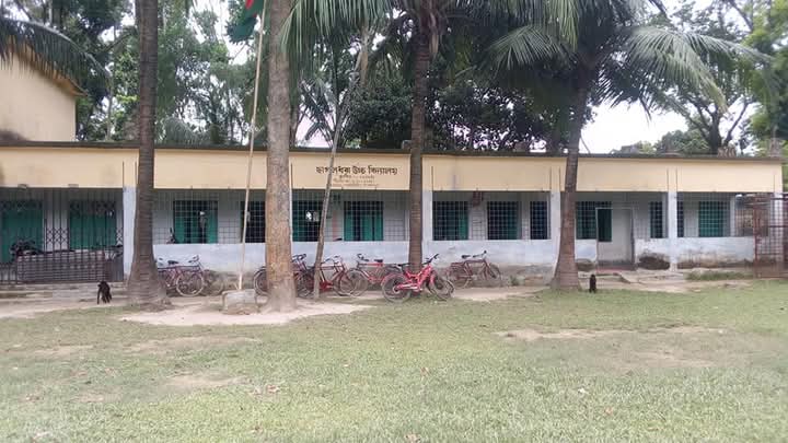 ছাগলধরা উচ্চ বিদ্যালয় ভবন ৮